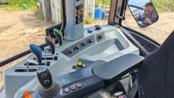 Valtra A115MH & G4s loader